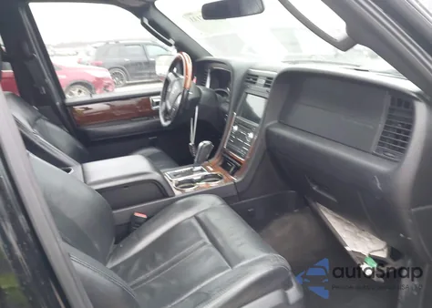 2016 Lincoln Navigator L Select z USA, uszkodzony, nr VIN 5LMJJ3HT8GEL03499